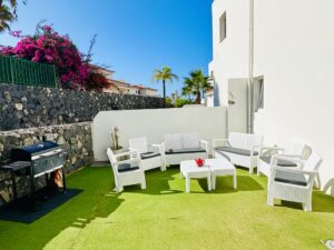 tenerifehause.com barbecue and a large seating area in the courtyard
