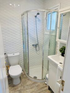 tenerifehause.com shower and toilet